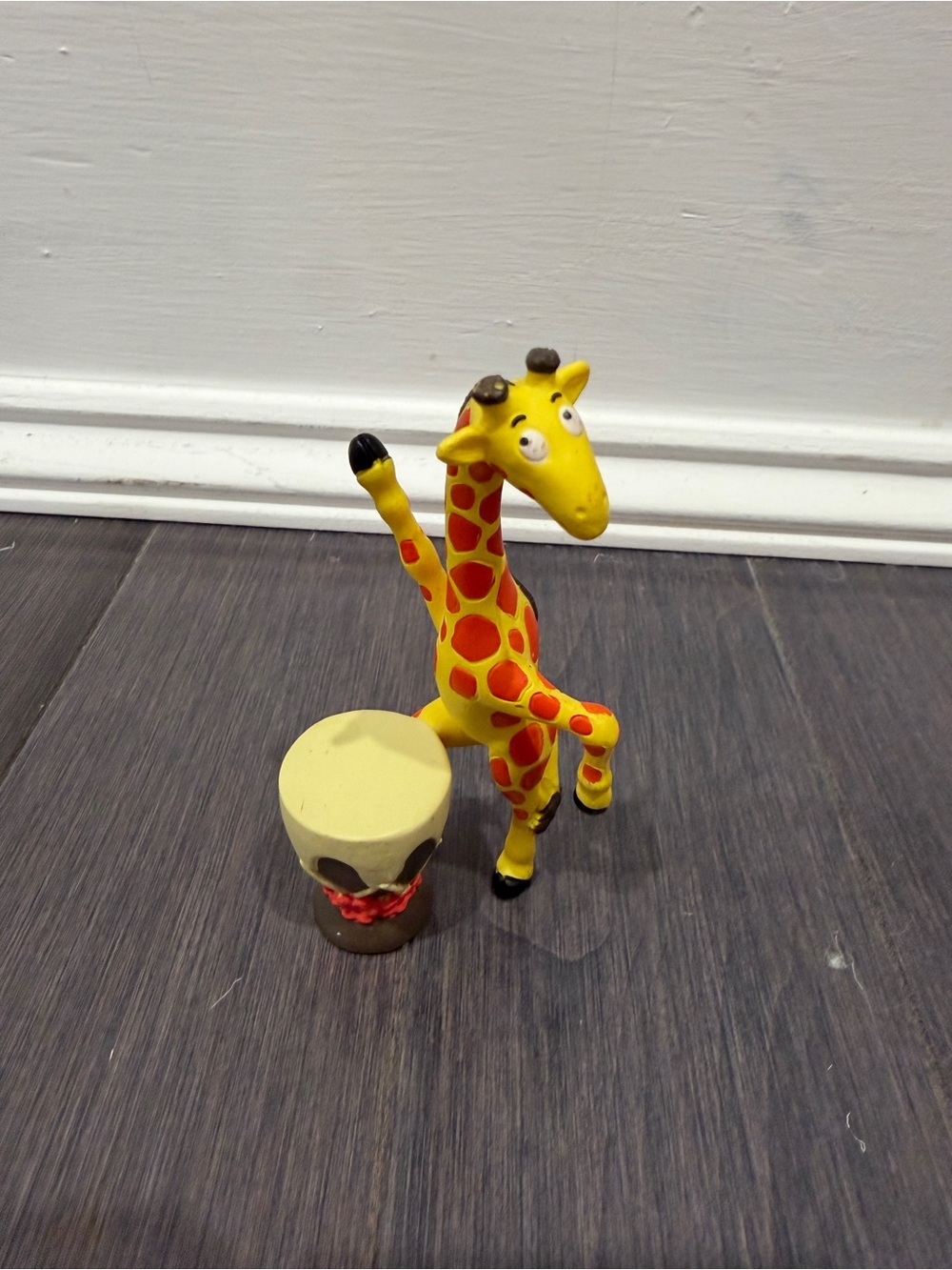 Tonies Box Audio Yellow and Red Giraffe Toy Drum Giraffes Can’t Dance Music Song - Picture 4 of 4